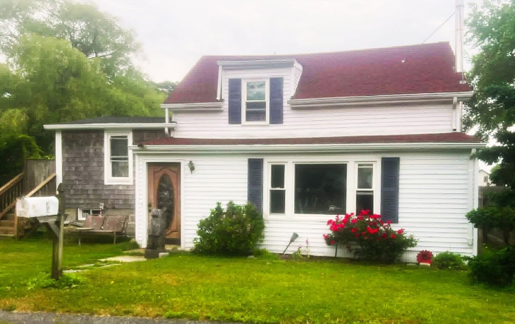 7 Wayne Street Fairhaven, MA 02719 - Photo 1 of 29