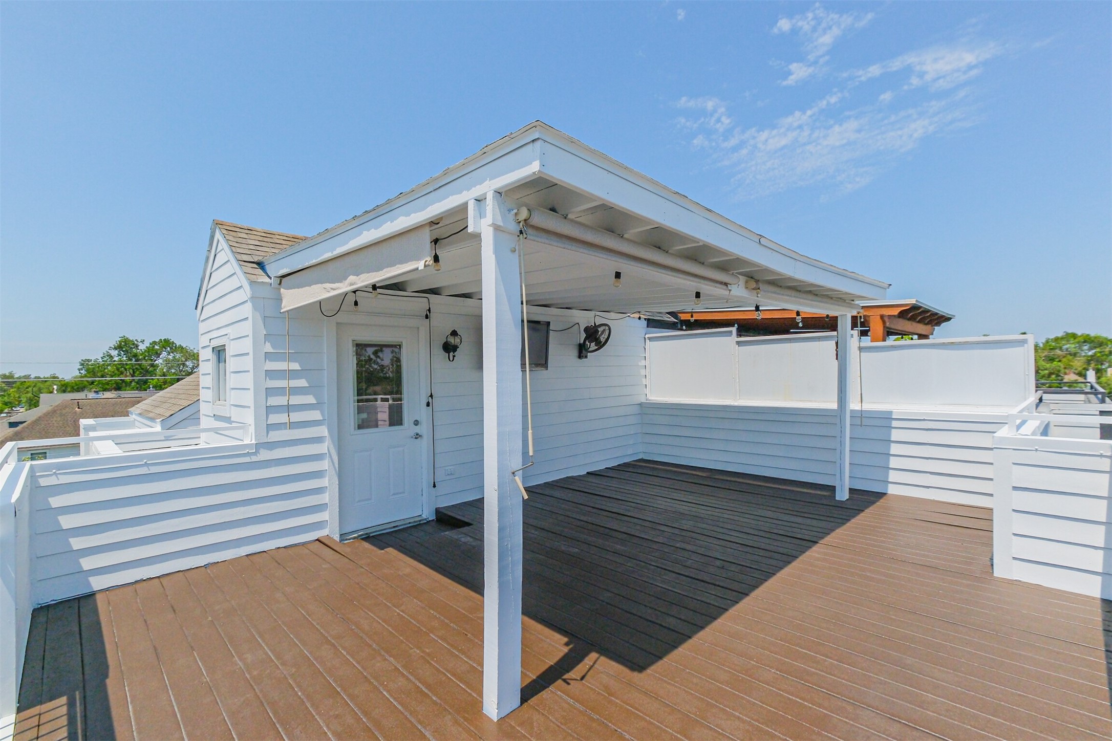 2364 Arlington Street Houston, TX 77008 - Photo 43 of 45 a view of deck with wooden floor and fence