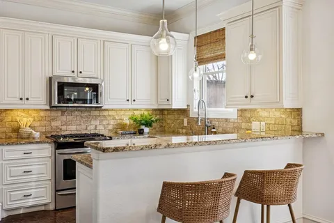 $1,200,000 | 6232 Martel Avenue, Dallas, TX 75214