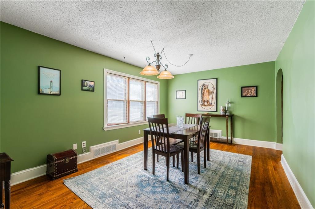 2906 Northeast Russell Rd. Kansas City, MO 64117 - Photo 11 of 34