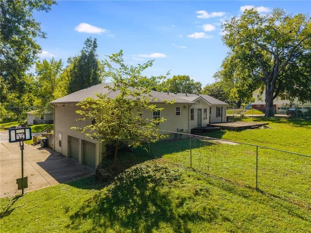 $289,900 | 2906 Northeast Russell Rd., Kansas City, MO 64117