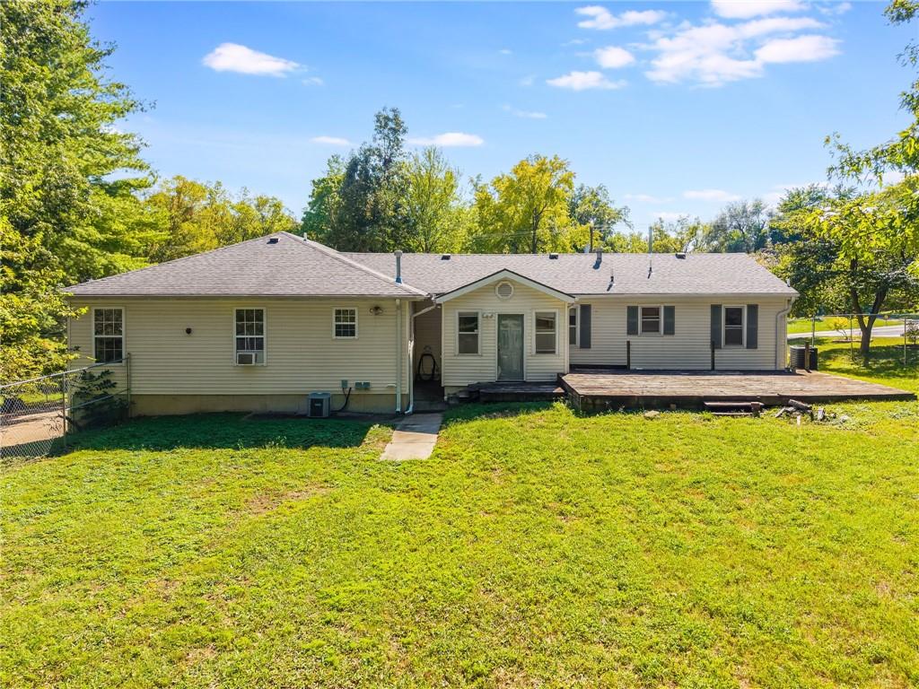 2906 Northeast Russell Rd. Kansas City, MO 64117 - Photo 30 of 34