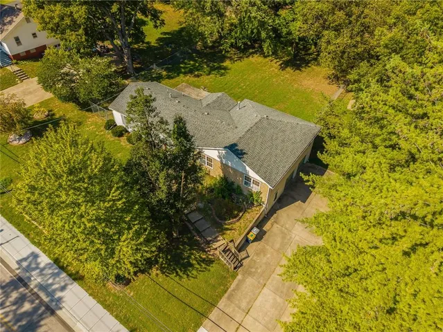 $289,900 | 2906 Northeast Russell Rd., Kansas City, MO 64117
