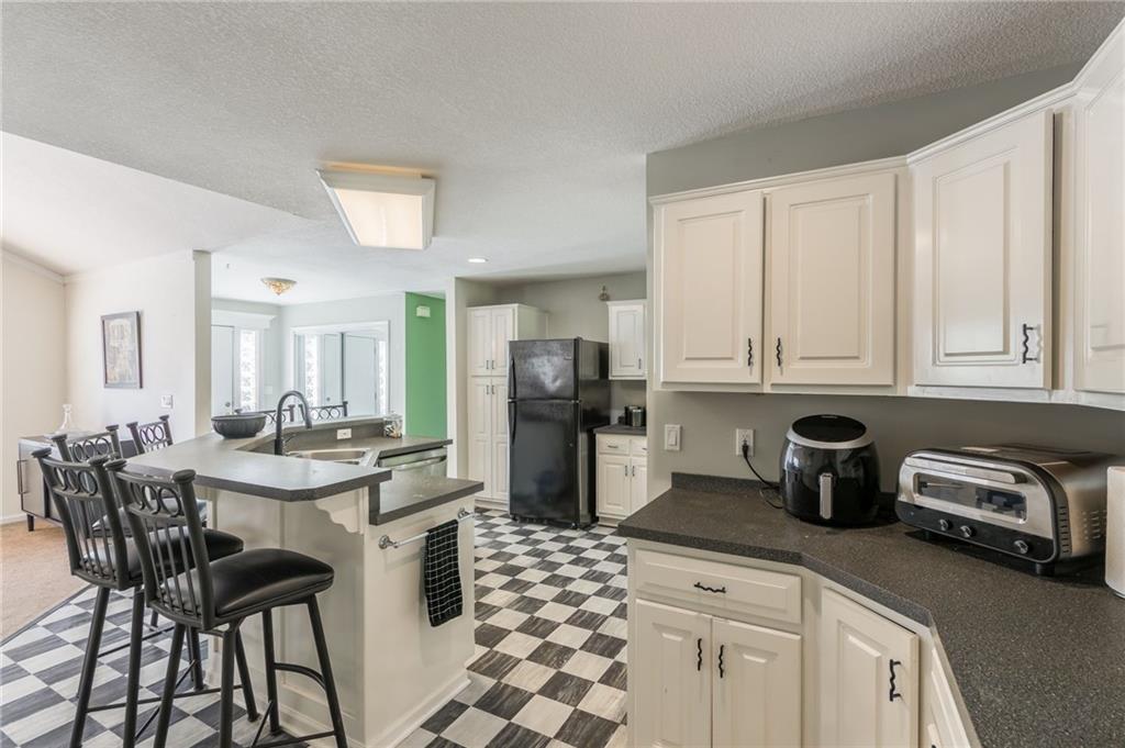 2906 Northeast Russell Rd. Kansas City, MO 64117 - Photo 9 of 34