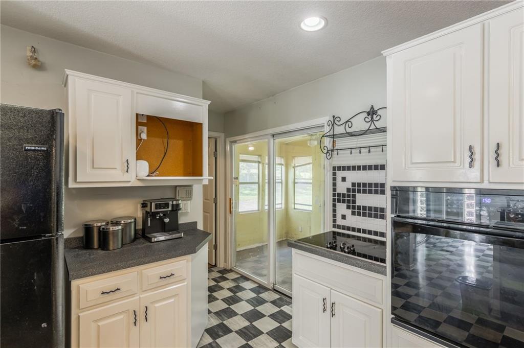 2906 Northeast Russell Rd. Kansas City, MO 64117 - Photo 10 of 34