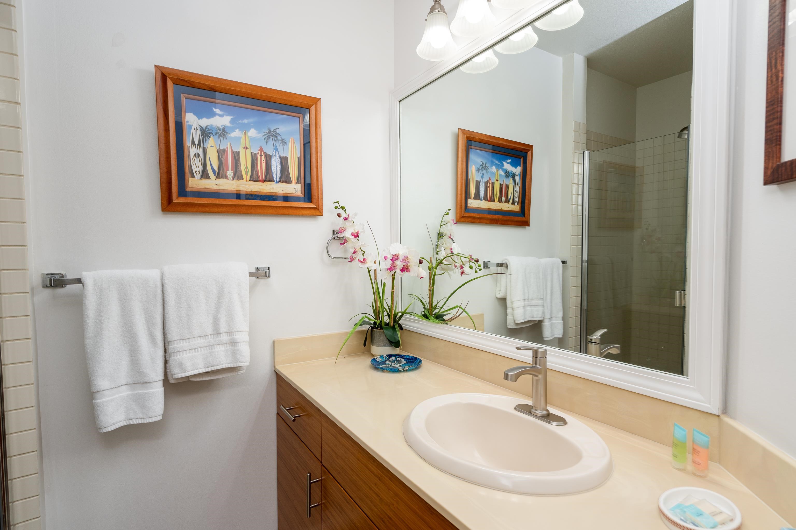 2777 South Kihei Road, Unit G101 Kihei, HI 96753 - Photo 14 of 32 a bathroom with a sink and a mirror