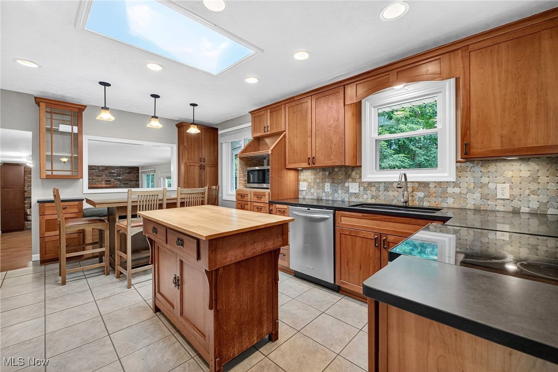 37436 Hunters Ridge Solon, OH 44139 - Photo 10 of 48 Gallery Image 10