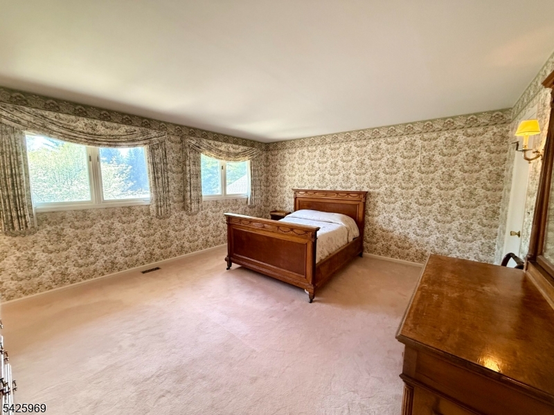 3 MacMillan Court Mahwah, NJ 07430 - Photo 16 of 48