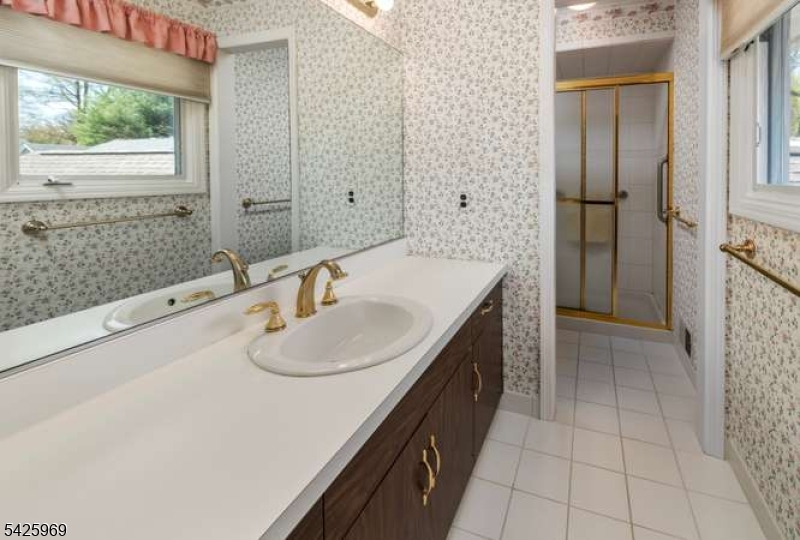 3 MacMillan Court Mahwah, NJ 07430 - Photo 19 of 48