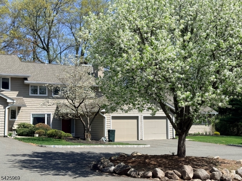 3 MacMillan Court Mahwah, NJ 07430 - Photo 37 of 48