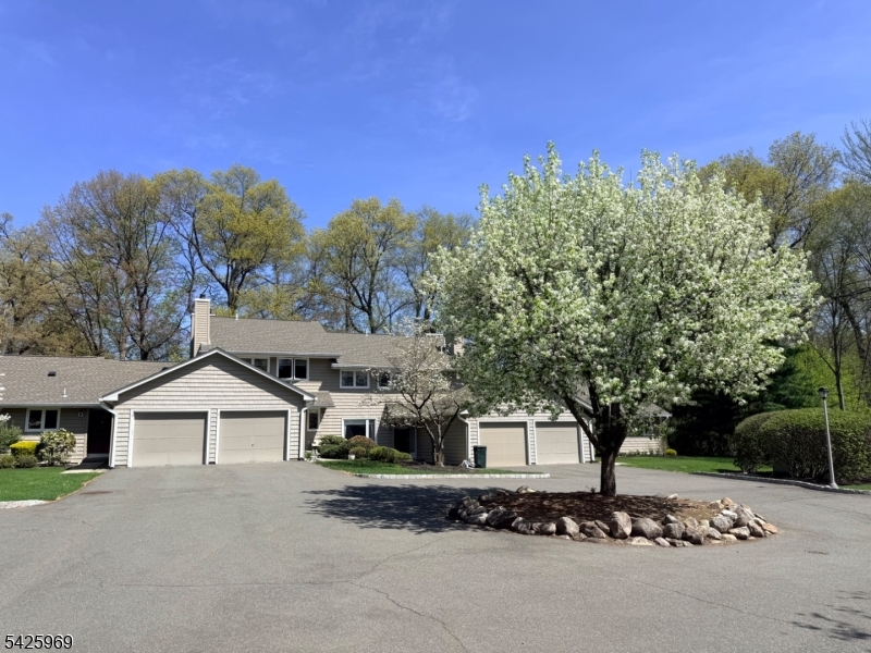 3 MacMillan Court Mahwah, NJ 07430 - Photo 38 of 48