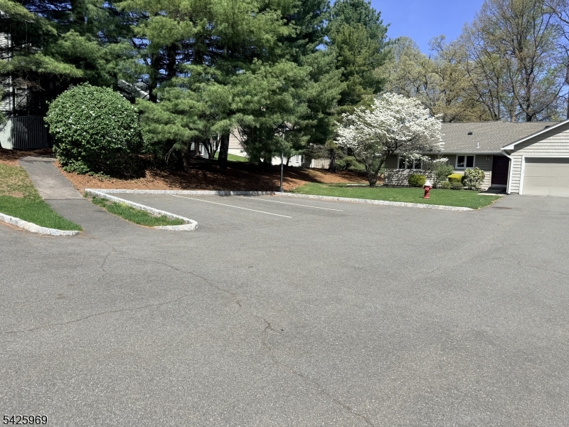 3 MacMillan Court Mahwah, NJ 07430 - Photo 39 of 48