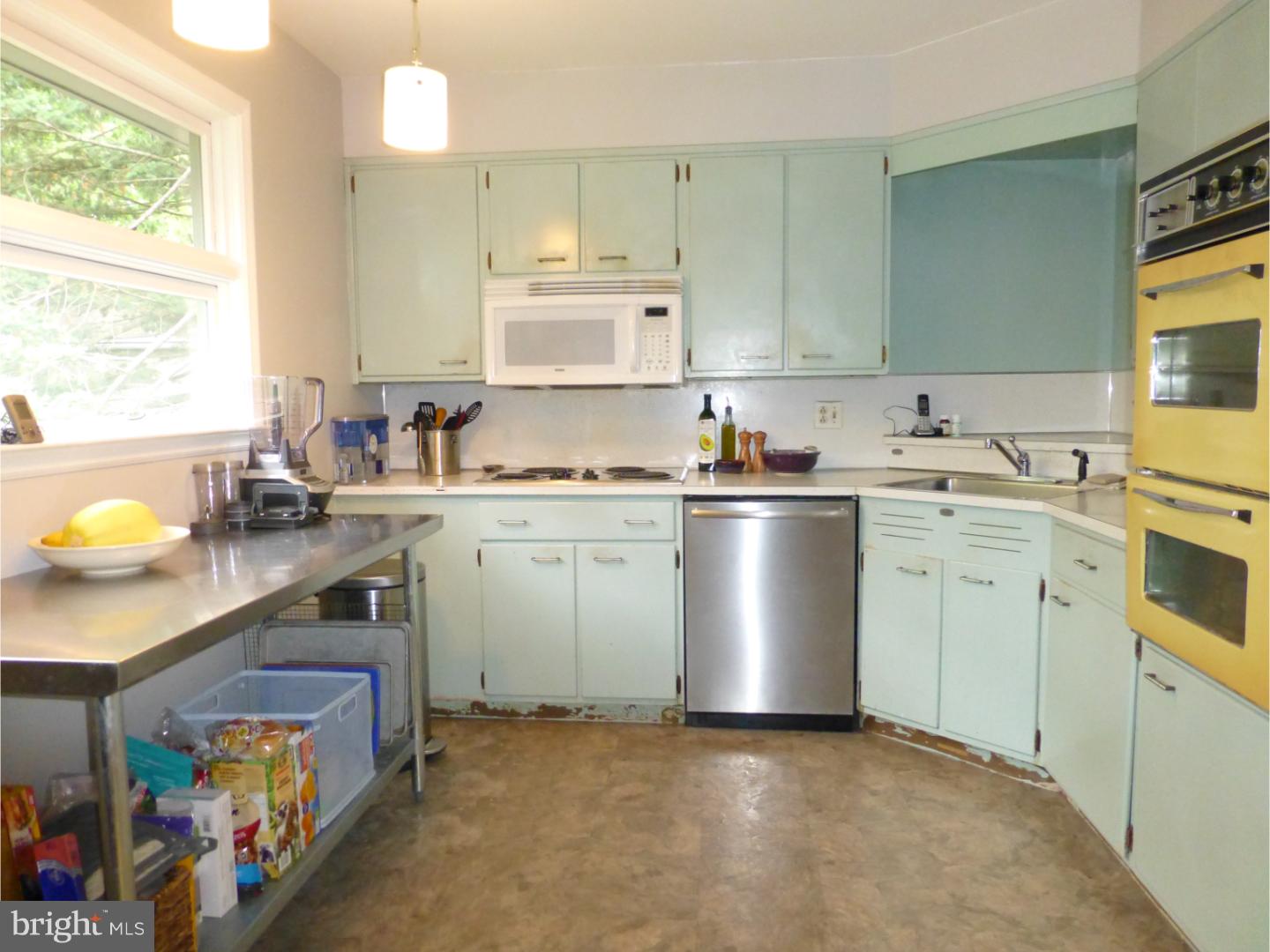 9 Jeffrey Road Reading, PA 19601 - Photo 8 of 16 Kitchen