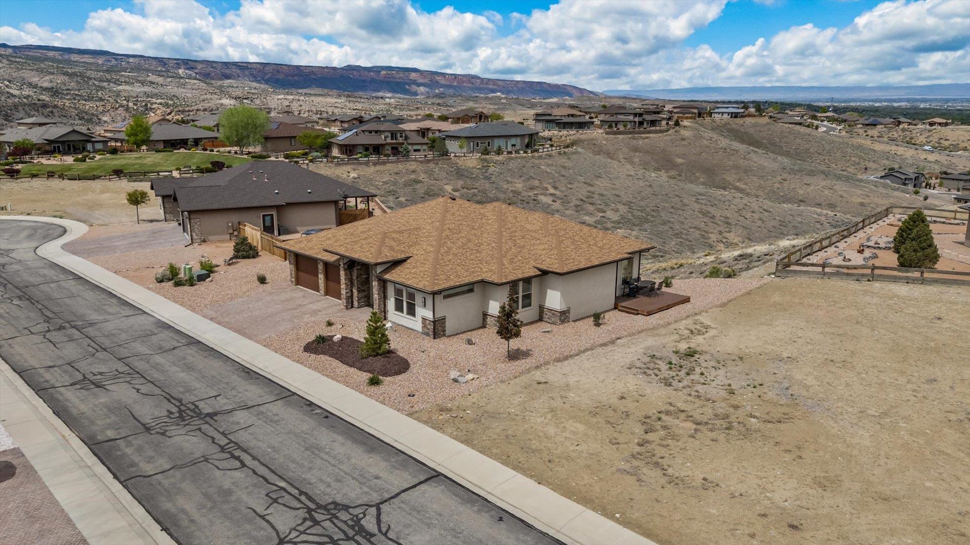 183 Gunnison Ridge Court Grand Junction, CO 81503 - Photo 3 of 28