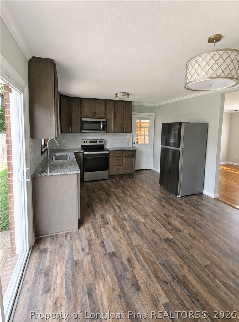 5459 Plateau Road Fayetteville, NC 28303 - Photo 4 of 12 Kitchen