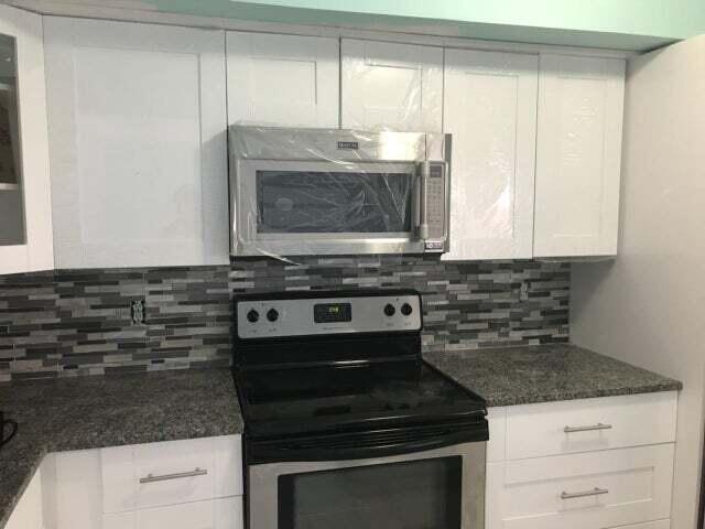 640 West 34th Street Riviera Beach, FL 33404 - Photo 2 of 13 appliances