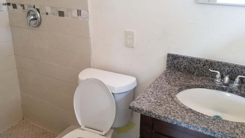 640 West 34th Street Riviera Beach, FL 33404 - Photo 3 of 13 bath