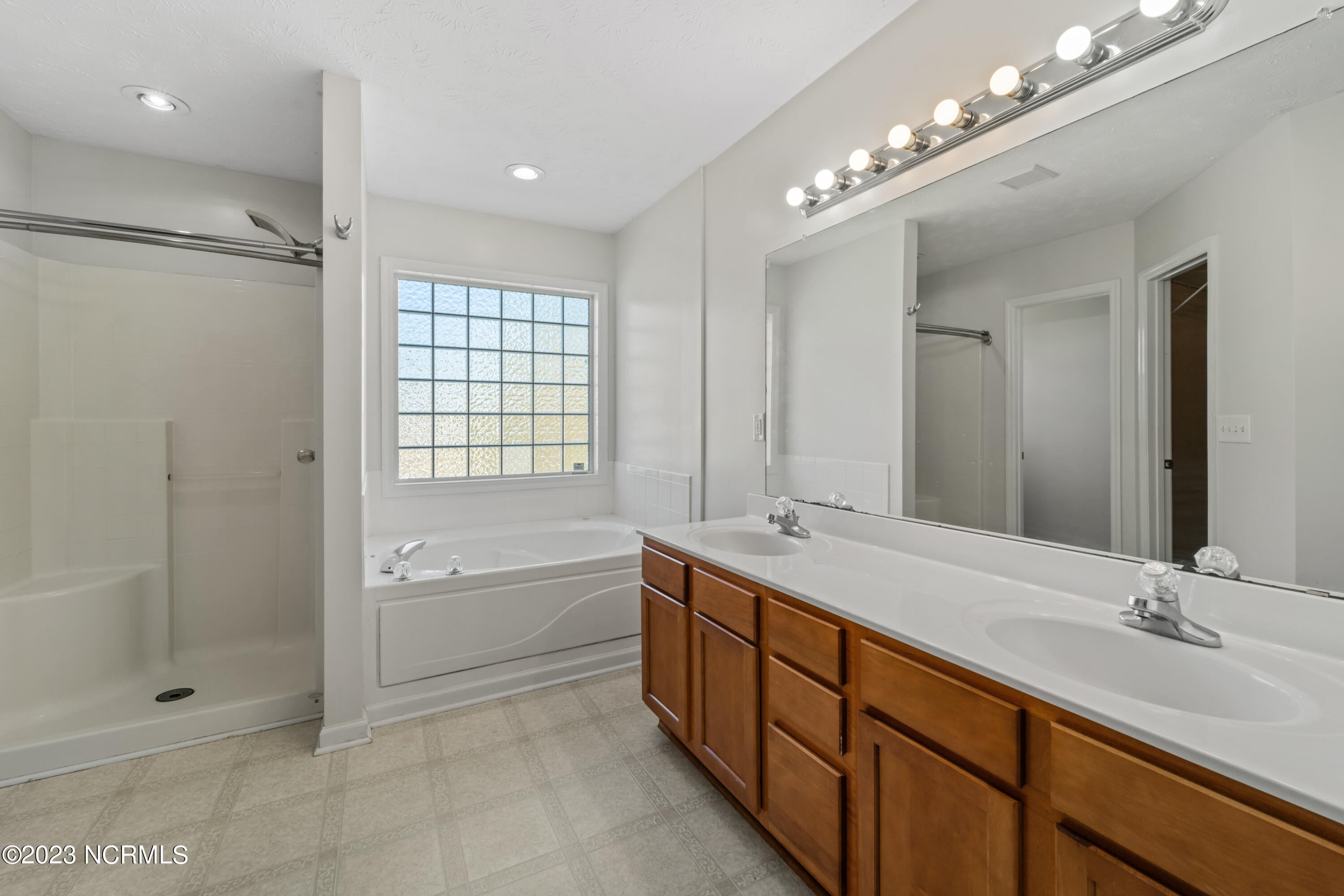 172 East Ridge Court Jacksonville, NC 28540 - Photo 19 of 33