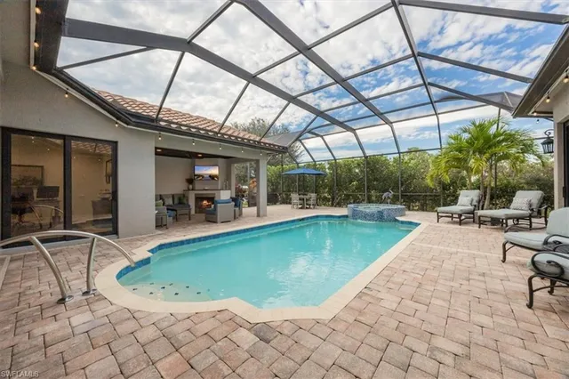 $1,695,000 | 1007 Tivoli Drive, Naples, FL 34104