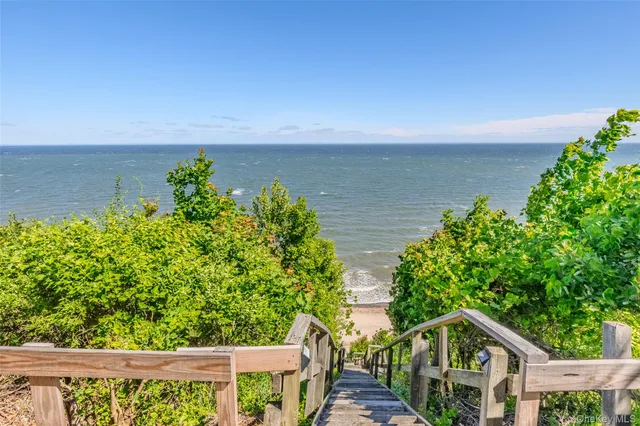 $750,000 | 218 Cliff Road West, Wading River, NY 11792