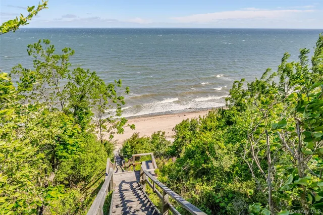 $725,000 | 218 Cliff Road West, Wading River, NY 11792