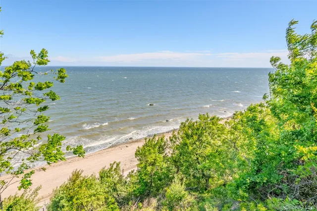 $725,000 | 218 Cliff Road West, Wading River, NY 11792