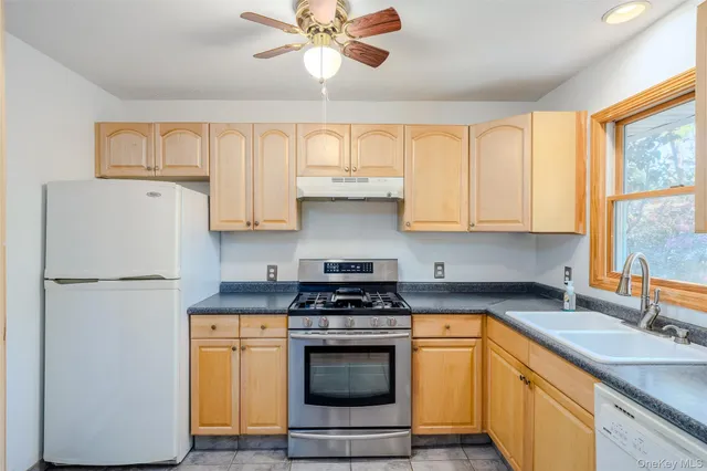 $725,000 | 218 Cliff Road West, Wading River, NY 11792