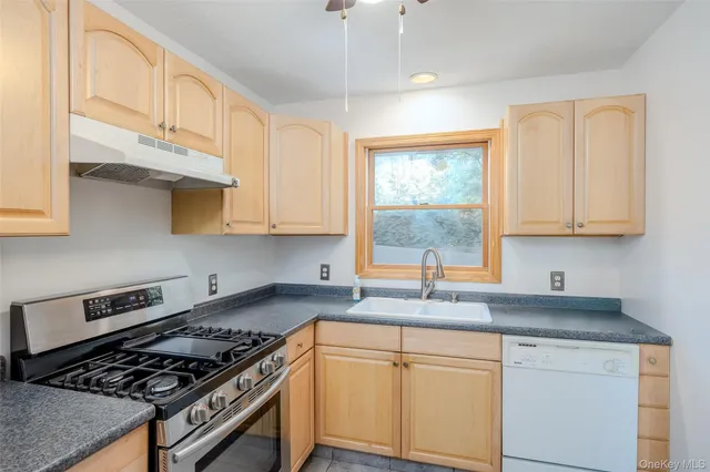 $725,000 | 218 Cliff Road West, Wading River, NY 11792