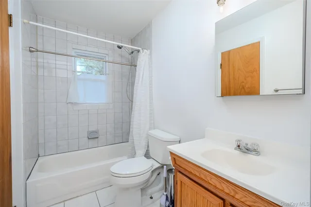 $750,000 | 218 Cliff Road West, Wading River, NY 11792