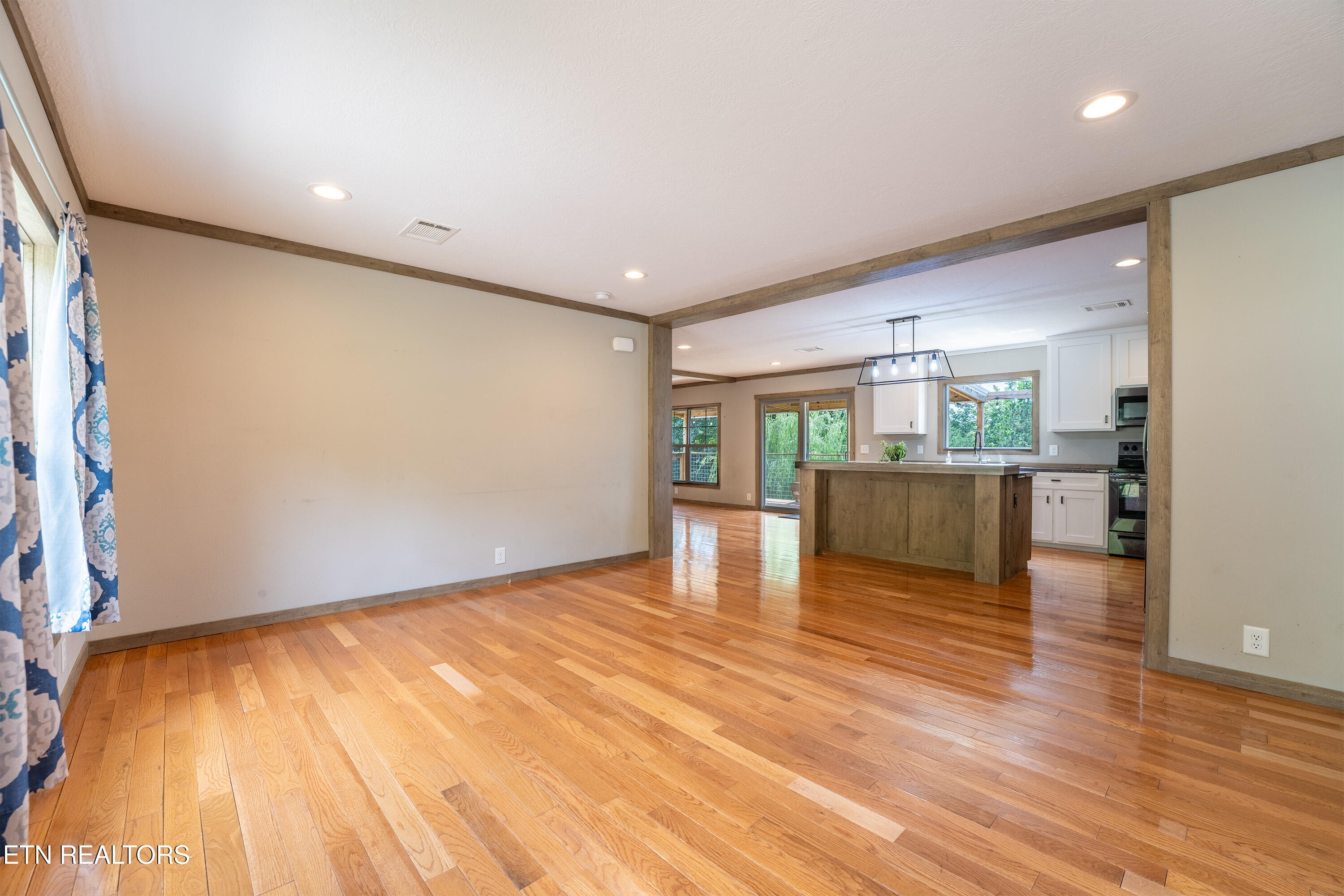 126 Gregory Lane Maynardville, TN 37807 - Photo 4 of 42 4