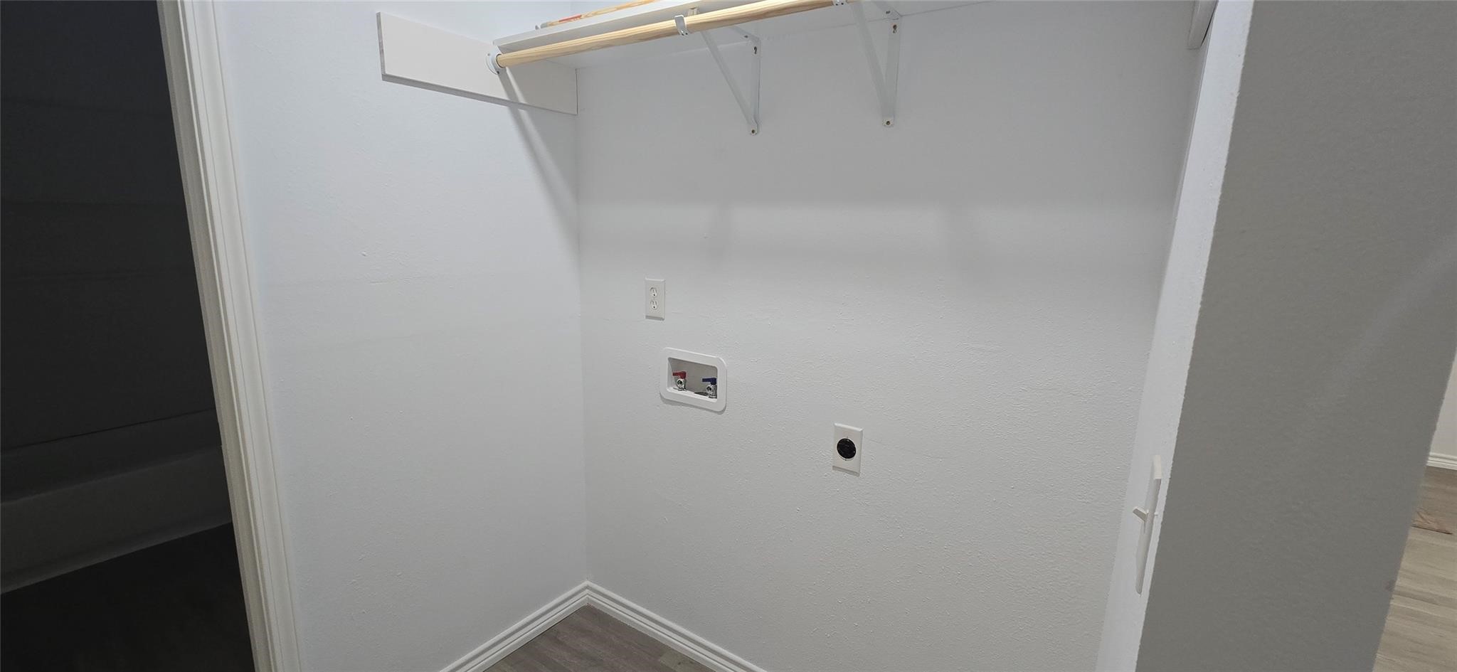 110 Hidden Circle Coldspring, TX 77331 - Photo 7 of 24 Washer and dryer connections