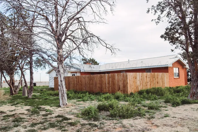 $250,000 | 1020 Highway 207, Floydada, TX 79235