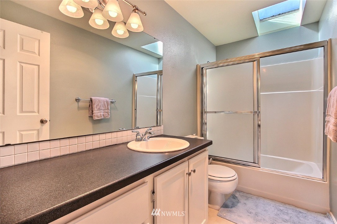 19315 135th Avenue Southeast Renton, WA 98058 - Photo 11 of 15 Gallery Image 11