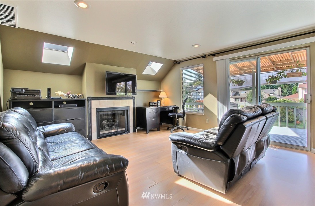 19315 135th Avenue Southeast Renton, WA 98058 - Photo 7 of 15 Gallery Image 7