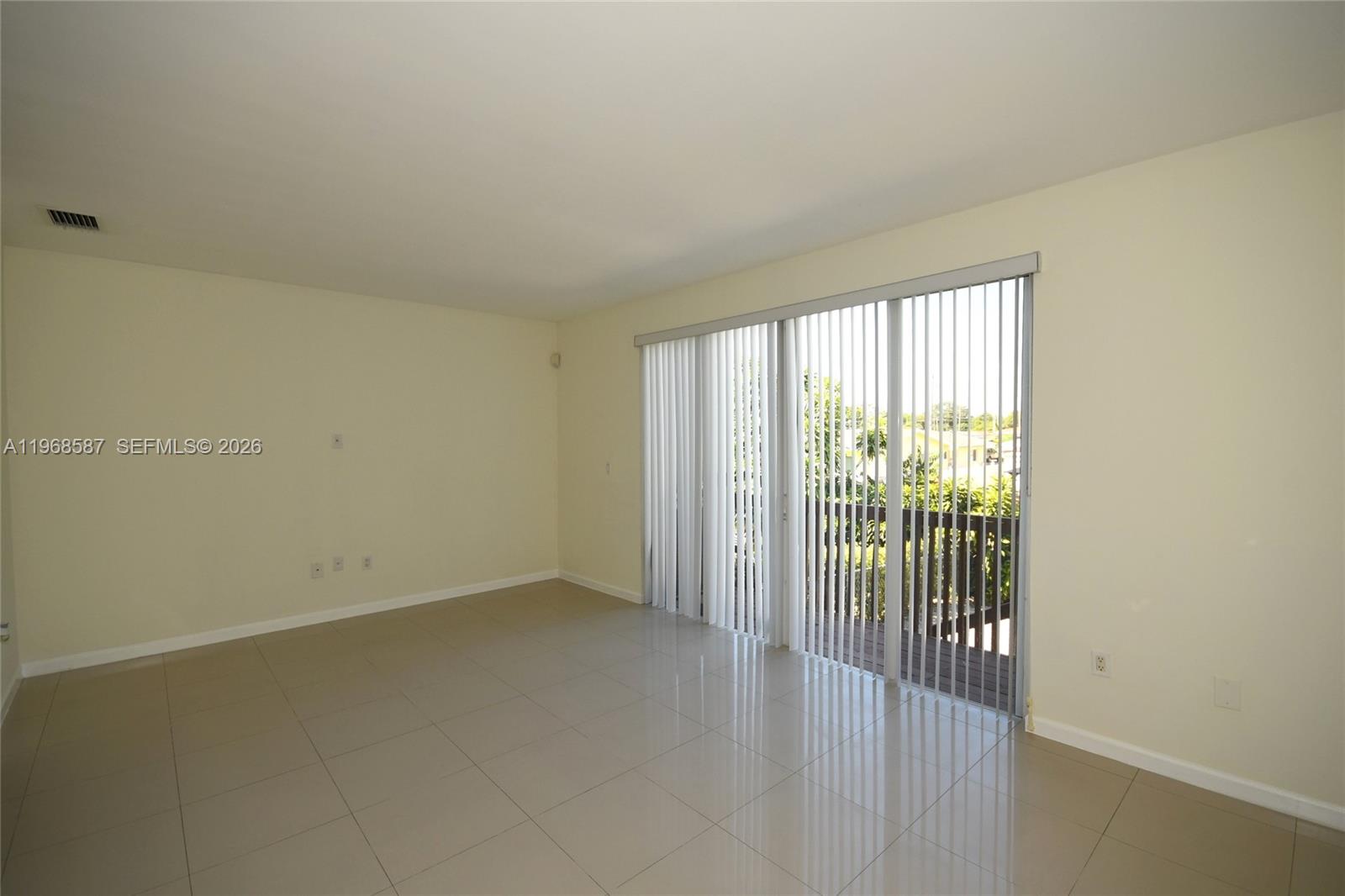 2780 Southwest 33rd Avenue Miami, FL 33133 - Photo 28 of 52 an empty room with windows