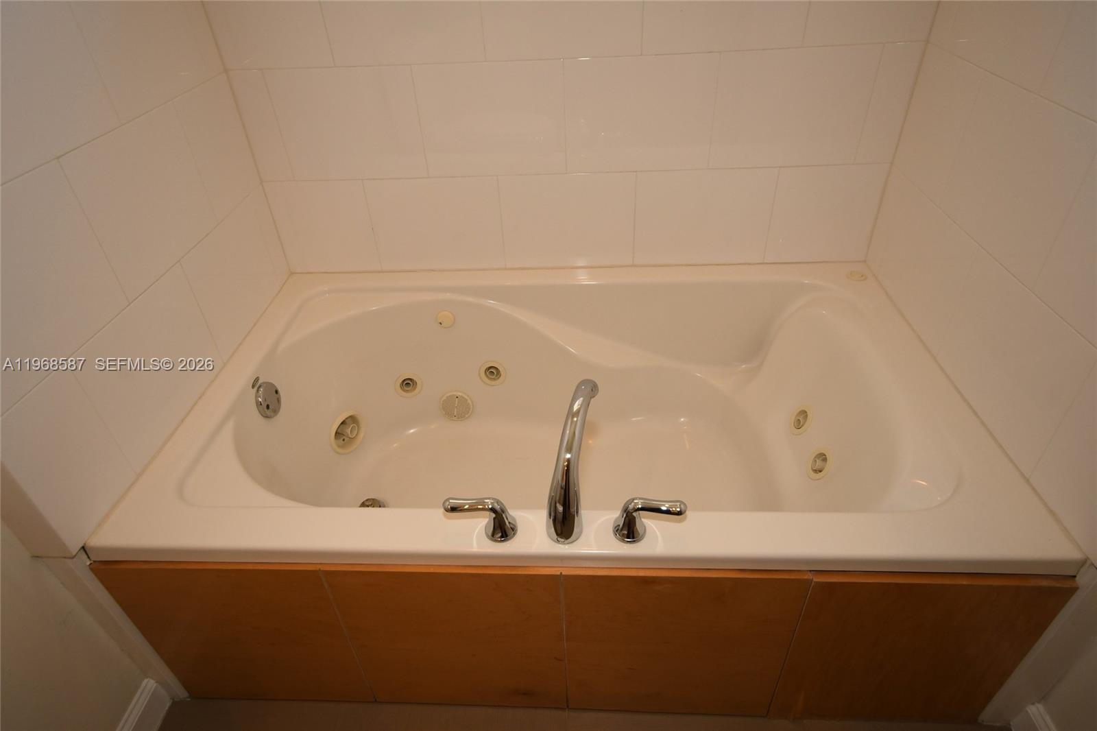 2780 Southwest 33rd Avenue Miami, FL 33133 - Photo 42 of 52 a bathroom with a bathtub
