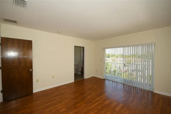 $5,900 | 2780 Southwest 33rd Avenue, Miami, FL 33133
