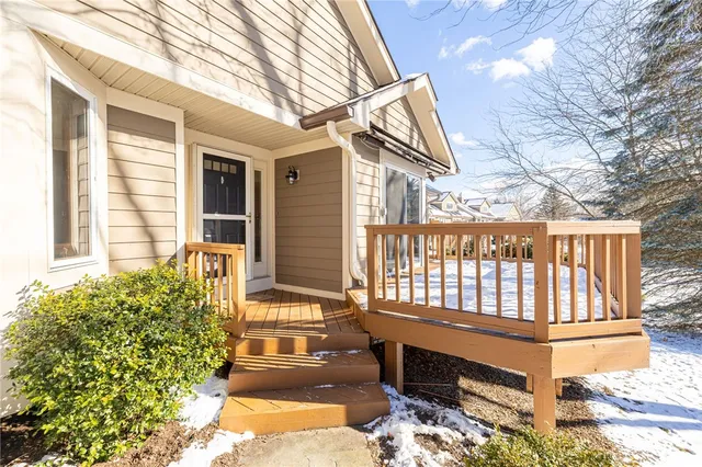 $299,900 | 1063 Hillsboro Cove Circle, Webster, NY 14580