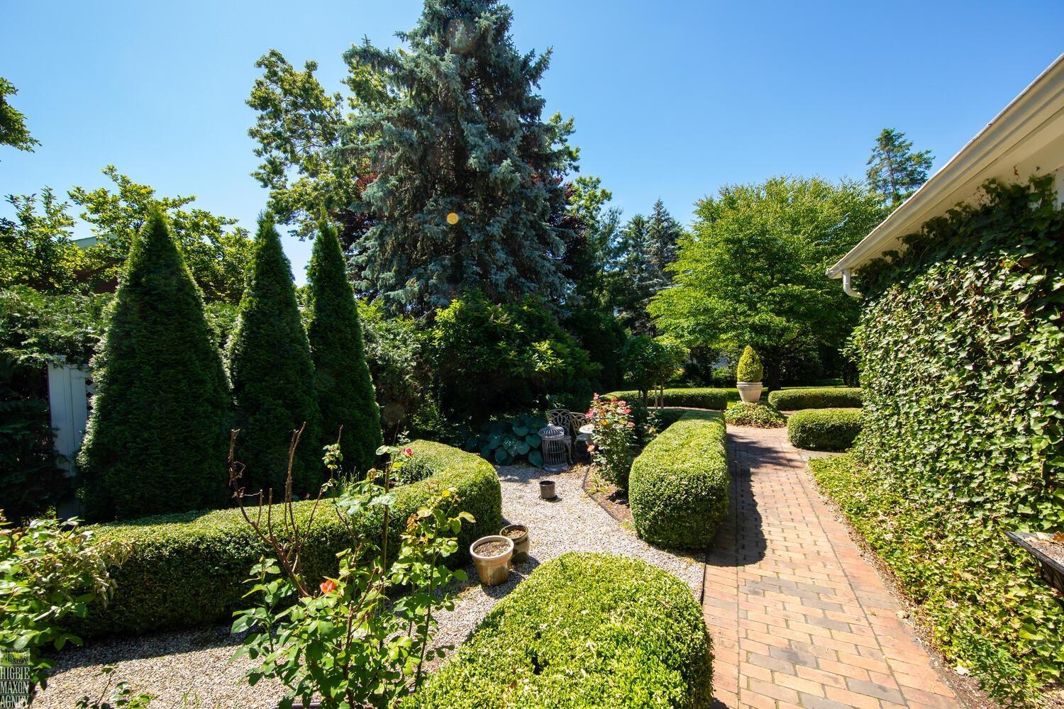 65 North Deeplands Road Grosse Pointe Shores, MI 48236 - Photo 2 of 45