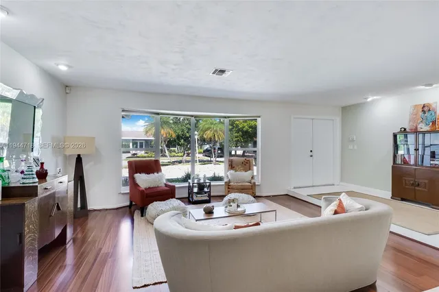 $1,075,000 | 1920 Northeast 206th Terrace, Miami, FL 33179
