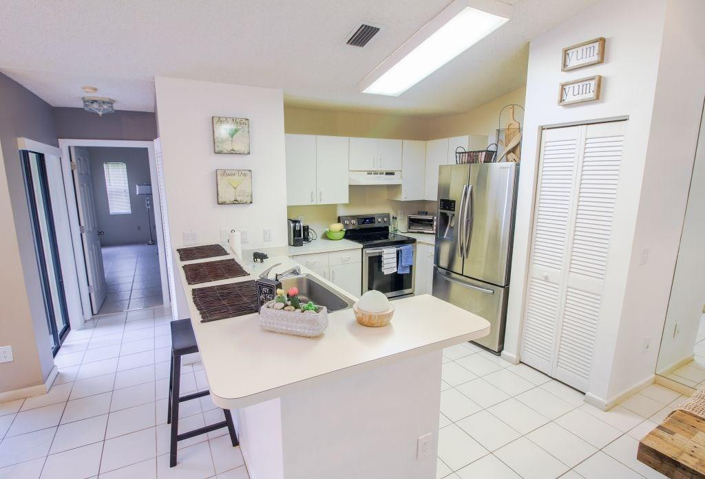 9095 Southwest 21st Court, Unit E Boca Raton, FL 33428 - Photo 7 of 22 Photo 7