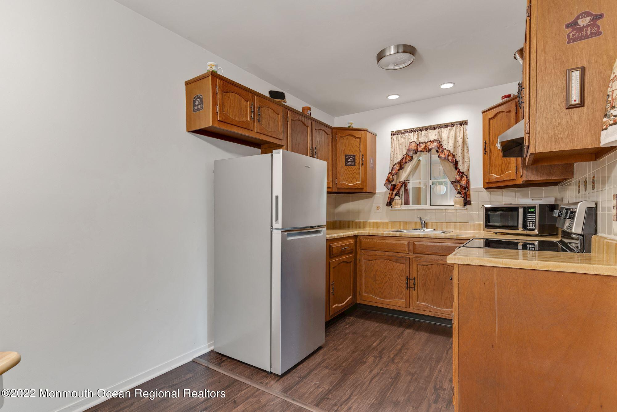 41 C Medford Road Whiting, NJ 08759 - Photo 9 of 20 E93ED5A1-5731-42C3-A484-DD6999EB7EC7