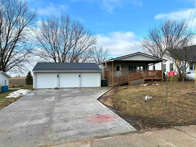 $325,000 | 12961 2nd Street, Fennimore, WI 53809
