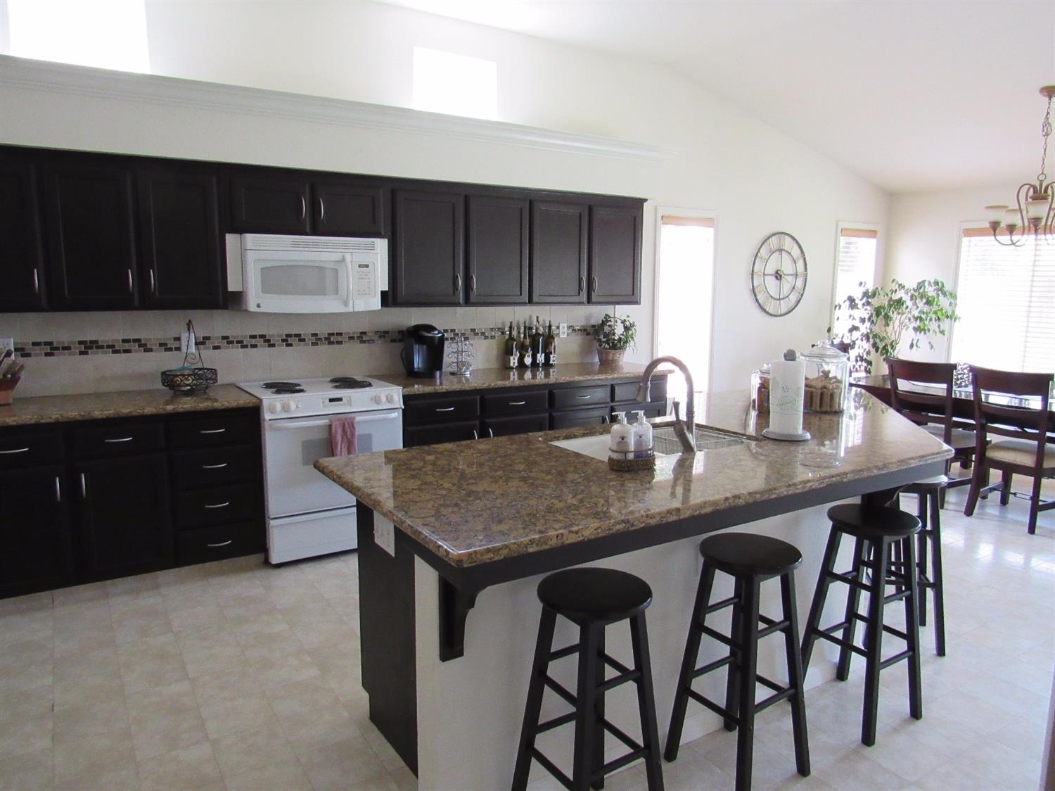 5219 West Decatur Avenue Fresno, CA 93722 - Photo 2 of 19 Gallery Image 2