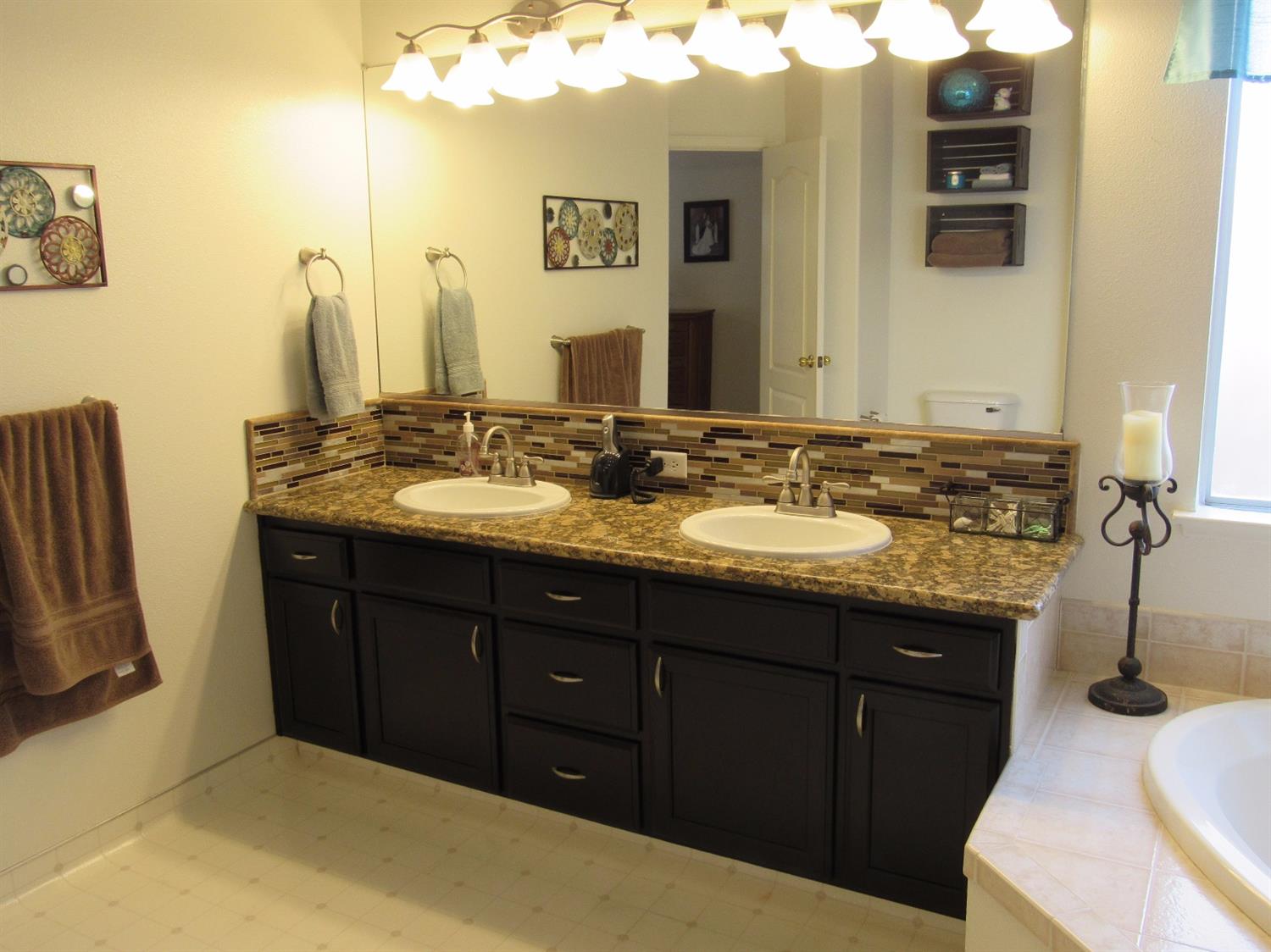 5219 West Decatur Avenue Fresno, CA 93722 - Photo 9 of 19 Gallery Image 9