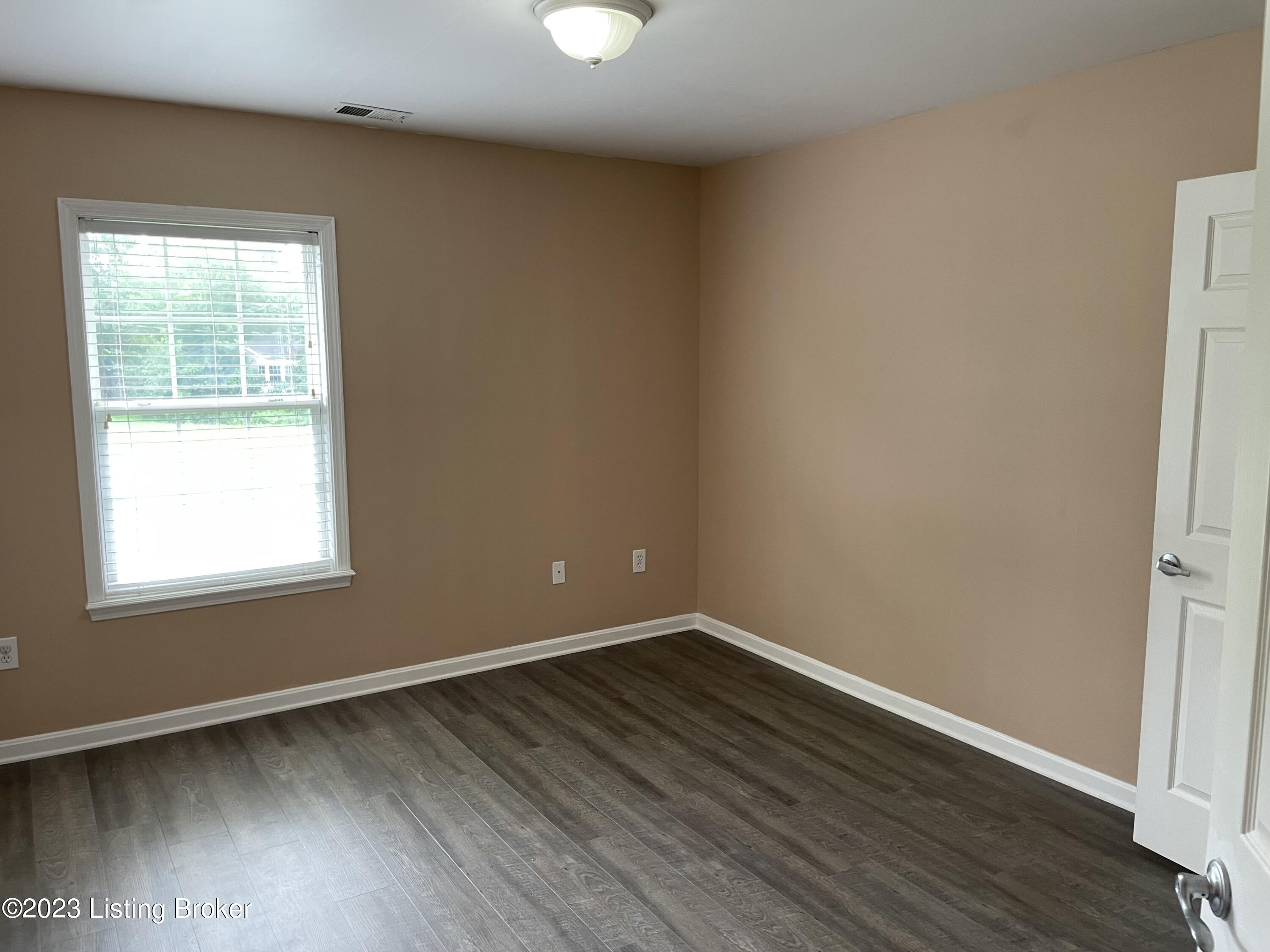 8832 Moody Road Louisville, KY 40219 - Photo 12 of 18 IMG-3577