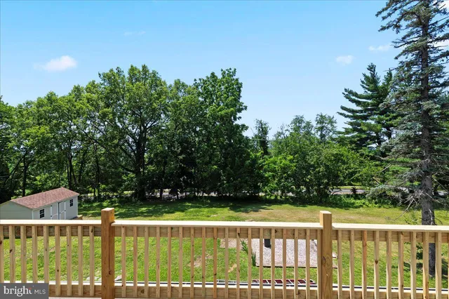 a view of a tennis court
