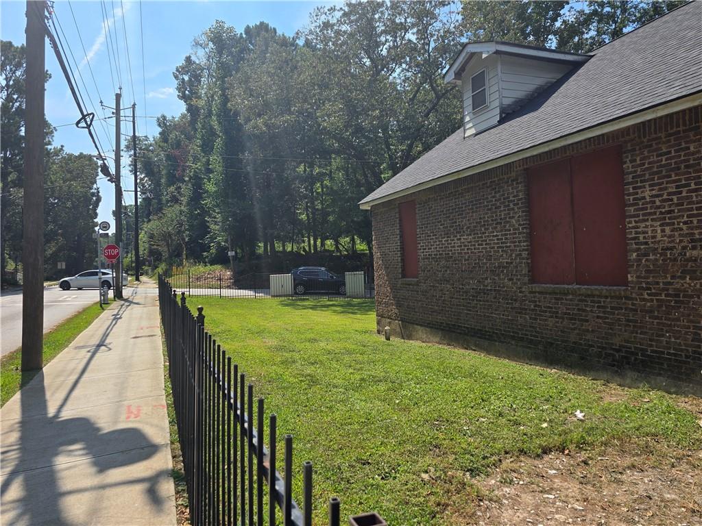 3725 Collier Drive Northwest Atlanta, GA 30331 - Photo 2 of 31