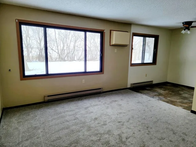 $600 | 320 1st Street, Unit 4, Clinton, MN 56225