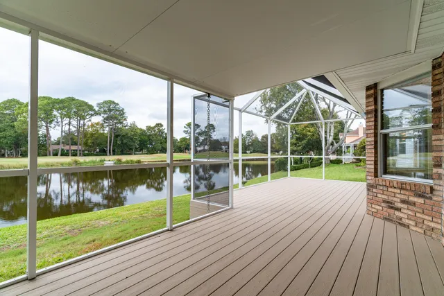 $494,000 | 946 Shalimar Point Drive, Shalimar, FL 32579